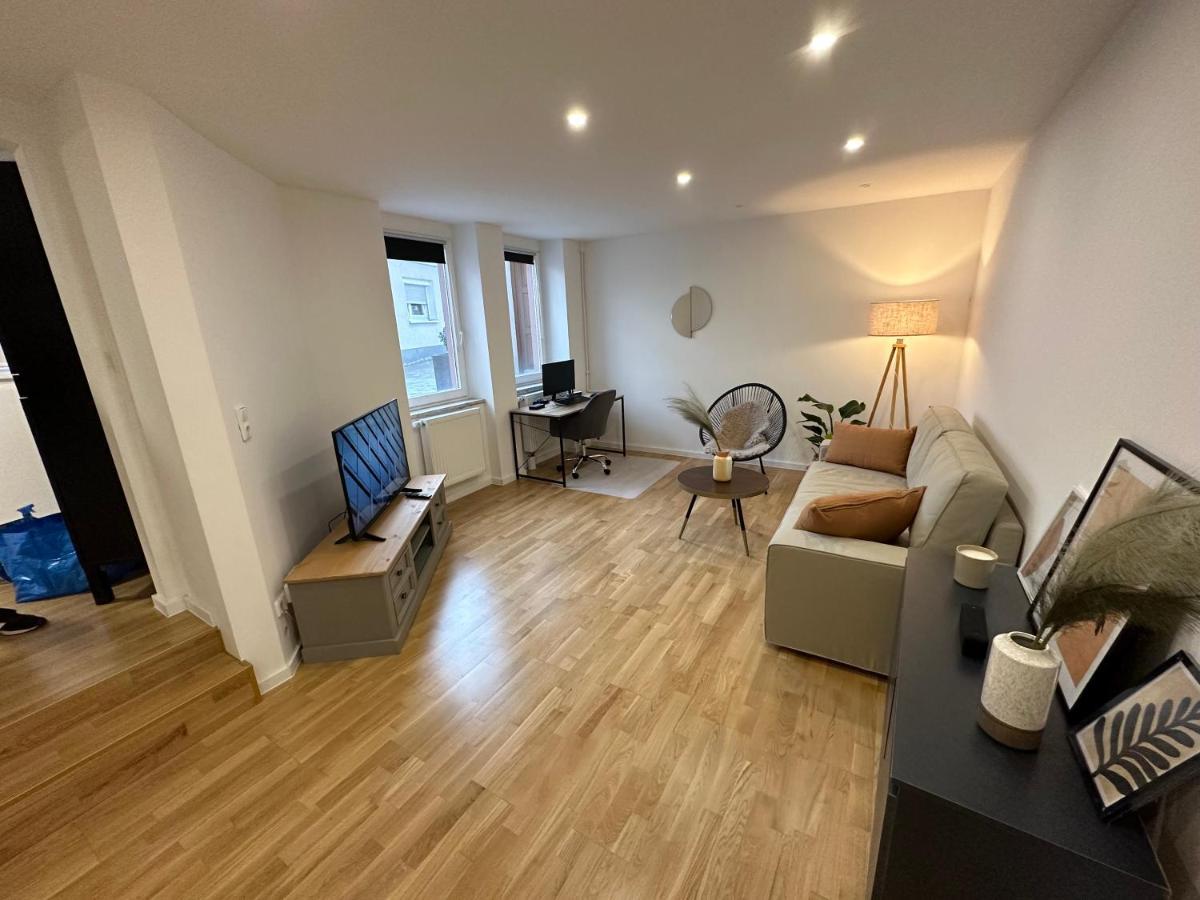 Bliss - Arbeitsplatz, Docking Station, Netflix Wiesbaden